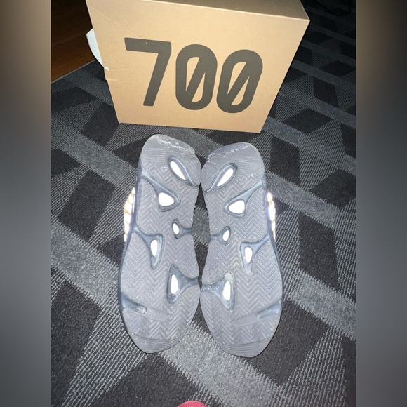 Adidas Yeezy 700 MNVN Honey Flux Size 16 - Picture 8 of 10